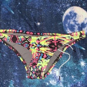 Discontinued print jolyn bottoms Europe style